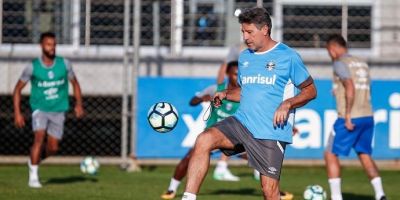 Grêmio busca vitória contra Avaí para seguir perto do topo