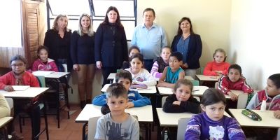 Vicente Garcia é mais uma escola visitada pelo prefeito Ivo