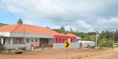 Dom Feliciano - Secretaria de Infraestrutura coloca redutor de velocidade na Emílio Massot