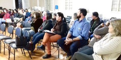 Apresentação de projeto piloto para mudanças na EJA da Rede Municipal de Ensino de Camaquã