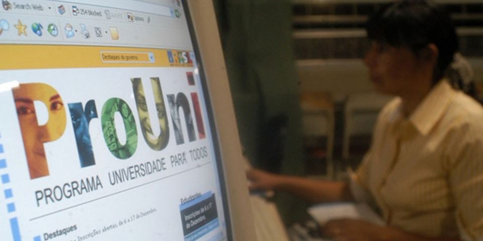 Prazo para entrega de documentos do Prouni termina hoje