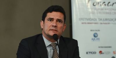 Moro determina que dinheiro do caso triplex seja destinado à Petrobras