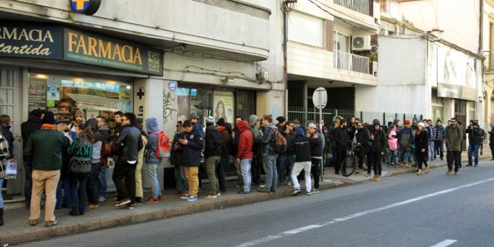 Usuários esgotam maconha de farmácias de Montevidéu em primeiro dia de vendas