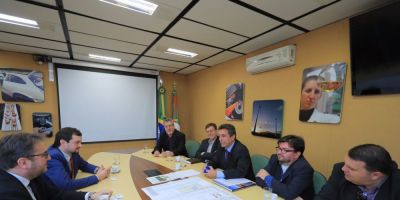 Secretaria avalia projeto do catamarã para Barra do Ribeiro