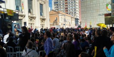 Professores estaduais decidem entrar em greve