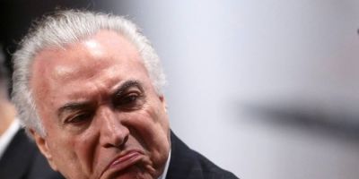 Começa sessão na Câmara que julga denúncia contra presidente Temer