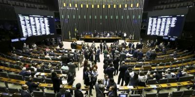 Câmara rejeita denúncia contra Michel Temer
