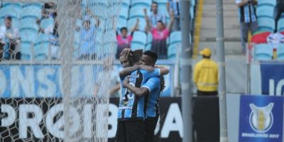 Grêmio vence o Atlético-MG e não deixa diferença para o Corinthians aumentar