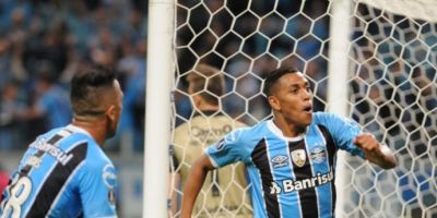 Grêmio vence Godoy Cruz de virada e está nas quartas de final da Libertadores