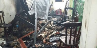 Incêndio destrói casa em Arambaré na manhã de sábado