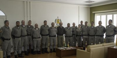 PMs que recusaram suborno de R$ 1 milhão são recebidos por Comando da Brigada Militar