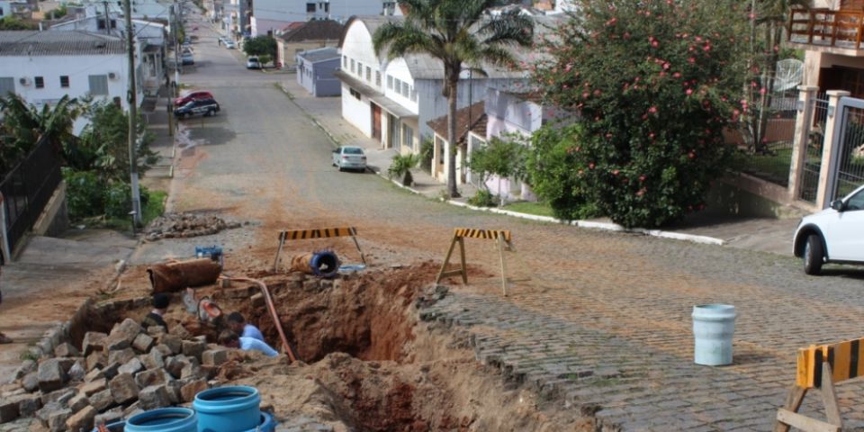 Abastecimento de água começa a normalizar em Camaquã; confira a entrevista com a chefe da Corsan
