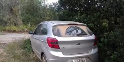 Carro roubado em em São Lourenço do Sul é localizado abandonado em Tapes