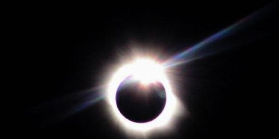 MUNDO: Nasa transmite ao vivo o eclipse solar total