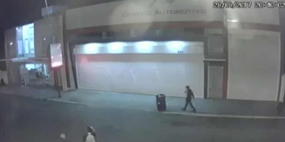 Blog TV: vândalos colocam fogo em lixeira em Camaquã 