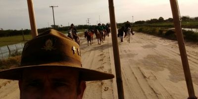 ATUALIZAÇÃO: segue a jornada da cavalgada com a Chama Crioula de Mostardas para Camaquã