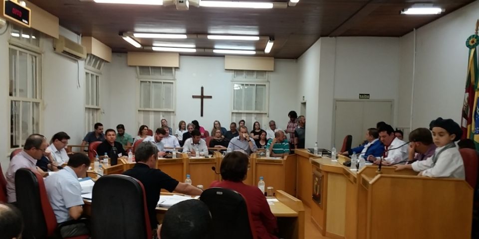 Blog do Juares na cobertura da Sessão da Câmara de Camaquã desta segunda  (4)