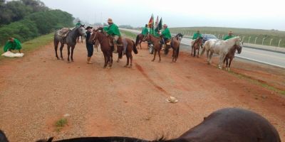 Décimo primeiro dia da jornada da cavalgada; cavalarianos fazem neste domingo 28 km com a Chama Crioula