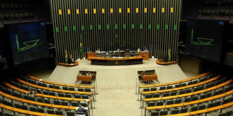 Deputados voltam a discutir propostas da reforma política