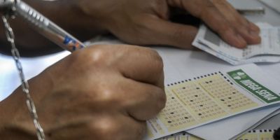 Mega-Sena acumula e prêmio pode chegar a R$ 13,4 milhões