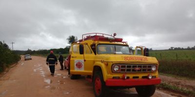 Princípio de incêndio causado por rede mobiliza bombeiros e CEEE no interior de Tapes