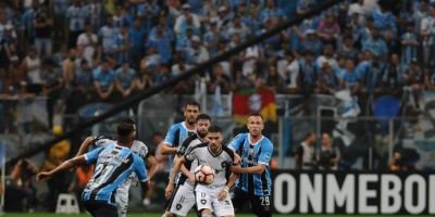 Com gol de Barrios, Grêmio elimina o Botafogo e avança para a semifinal da Libertadores