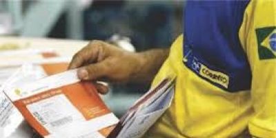 Funcionários em greve dos Correios decidem amanhã sobre proposta de reajuste