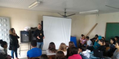 Polícia Civil realiza palestra de prevenção ao uso de drogas em Camaquã
