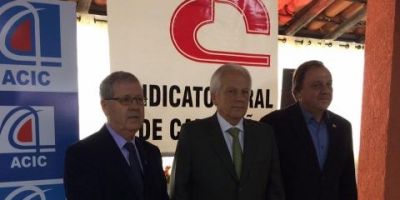 Vice-governador palestra durante reunião-almoço da ACIC na ExpoCamaquã 2017