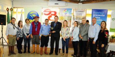 Governo municipal é homenageado na ExpoCamaquã 2017