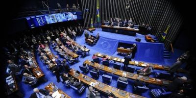 Senado aprova PEC que veda coligações e cria cláusula de desempenho