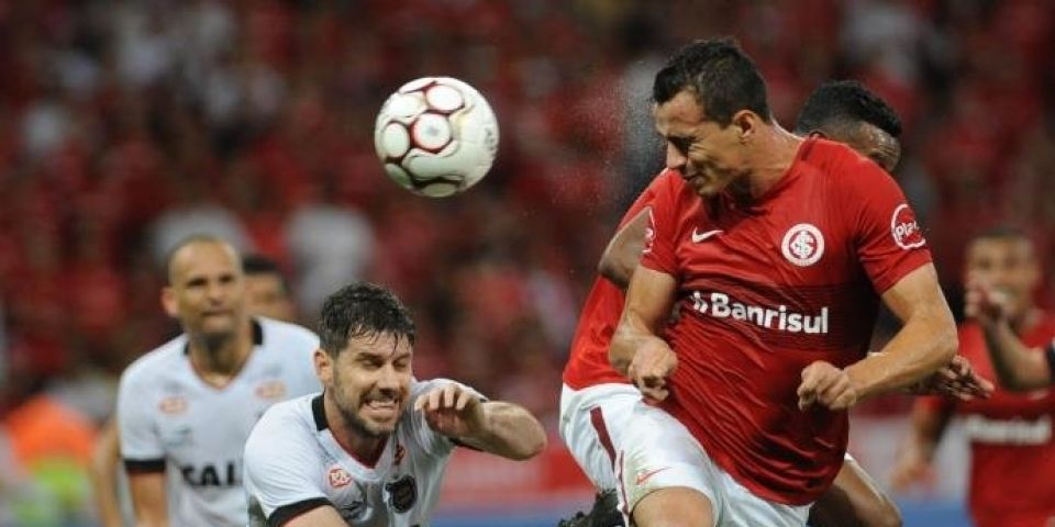 Inter vence jogo brigado com o Brasil de Pelotas e amplia liderança