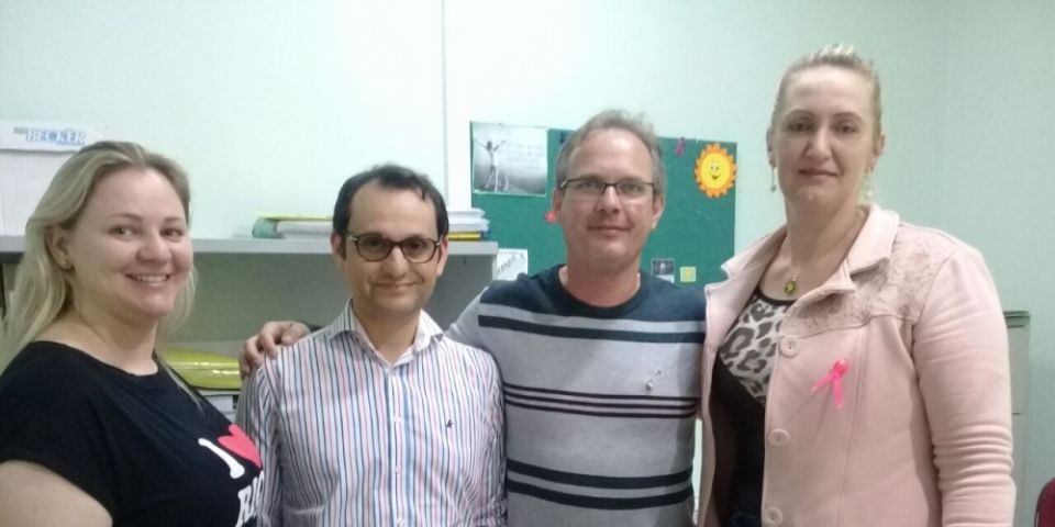 Especialista em ecografia moderna visita Dom Feliciano