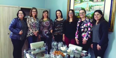 Comitiva de Bagé visita a Secretaria da Educação de Camaquã