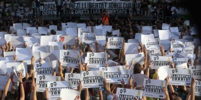 MUNDO: Espanha se prepara para assumir controle da Catalunha