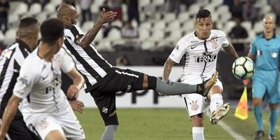 Corinthians perde para Botafogo e diminui vantagem na liderança