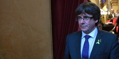MUNDO: chefe de governo espanhol destitui presidente catalão e convoca eleições