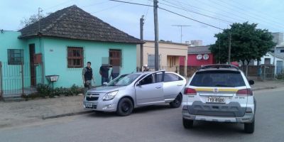 Brigada Militar apreende carro com placas clonadas no bairro Viégas em Camaquã