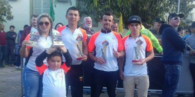 Atletas da equipe Gajo de Arambaré sobem ao pódio no Campeonato Zona Sul de Ciclismo em Rio Grande