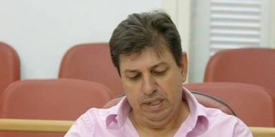 Vereador protocola pedido sobre subsídios do prefeito de Camaquã, vice e secretários "acima dos fixados por lei"