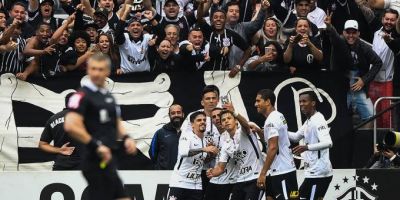 Corinthians defende liderança e vantagem contra o Atlético em Curitiba