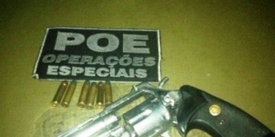 Camaquã - após perseguição, POE prende motoqueiro armado no bairro Ouro Verde