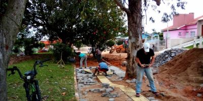 Praça Lola Zenker recebe melhorias em Camaquã