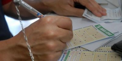 Acumulada, Mega-Sena pode pagar 50 milhões nesta quarta-feira