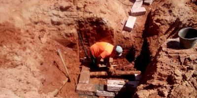 Corsan realiza obra  em caixas de manobras de válvula de registros d'água em Camaquã