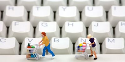 Compras de fim de ano requerem cuidados, segundo especialista
