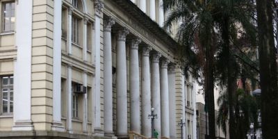 Estado faz novo depósito e quita salários de até R$ 3 mil nesta segunda