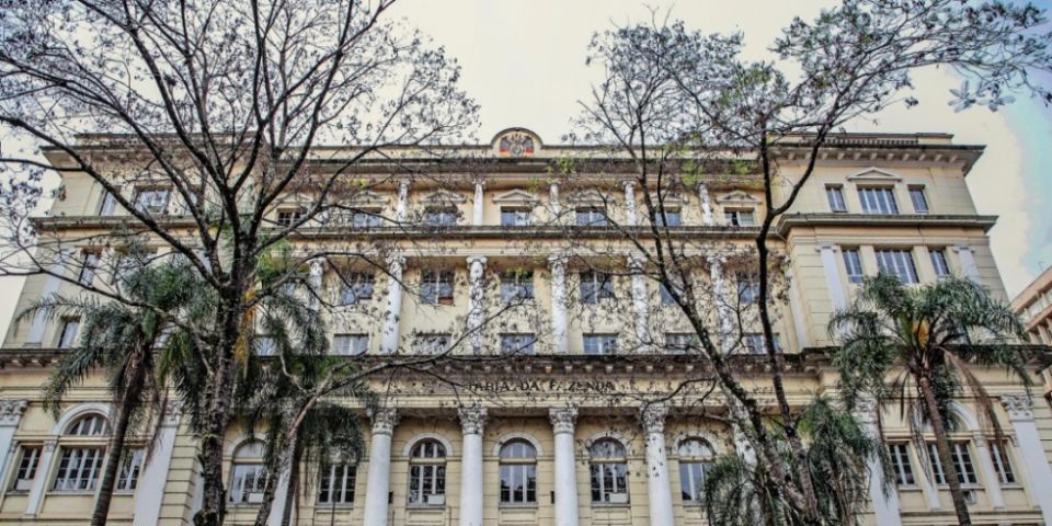 Estado quita salários de novembro nesta quarta-feira