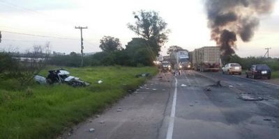 Colisão entre caminhonete e caminhão mata homem na BR-116, em Guaíba