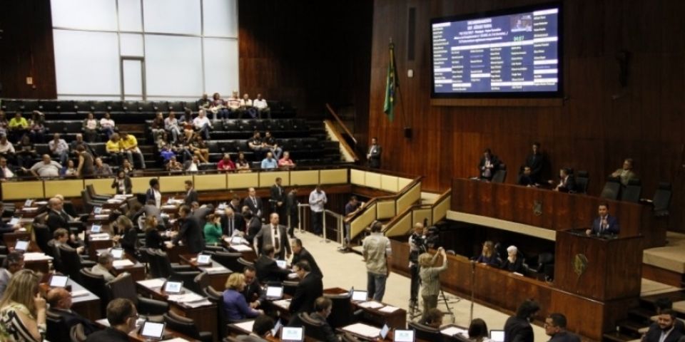 Aprovado projeto que viabiliza pagamento do 13º salário do funcionalismo no RS